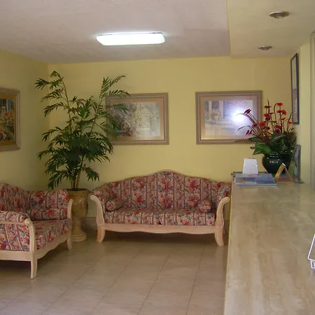 Elena * プエルト・デル・カルメン